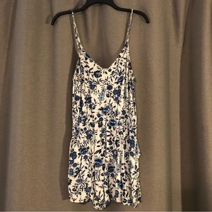 Blue and white floral romper. H&M size 10 (with pockets)